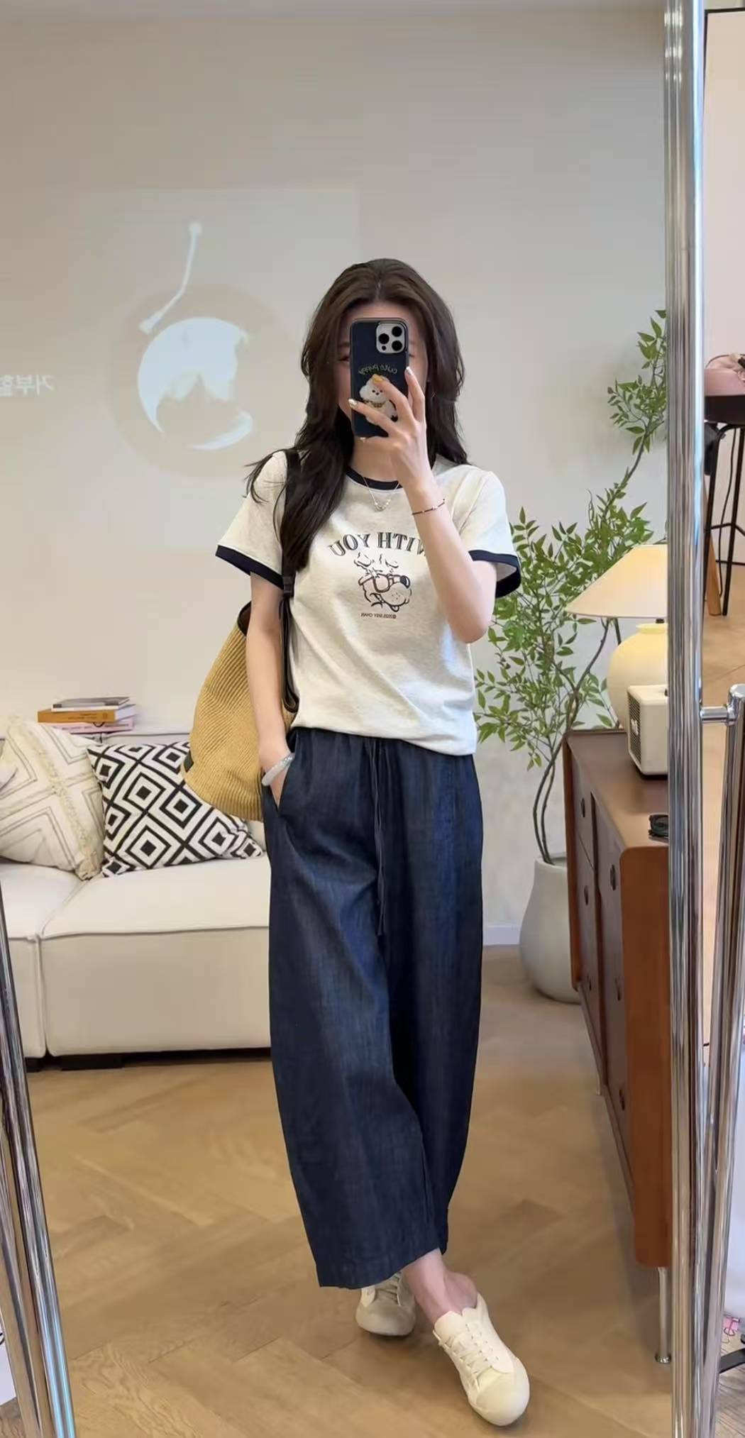 Crewneck Colorblock Print T-Shirt and Lightweight Tencel Jeans Two-Piece Set