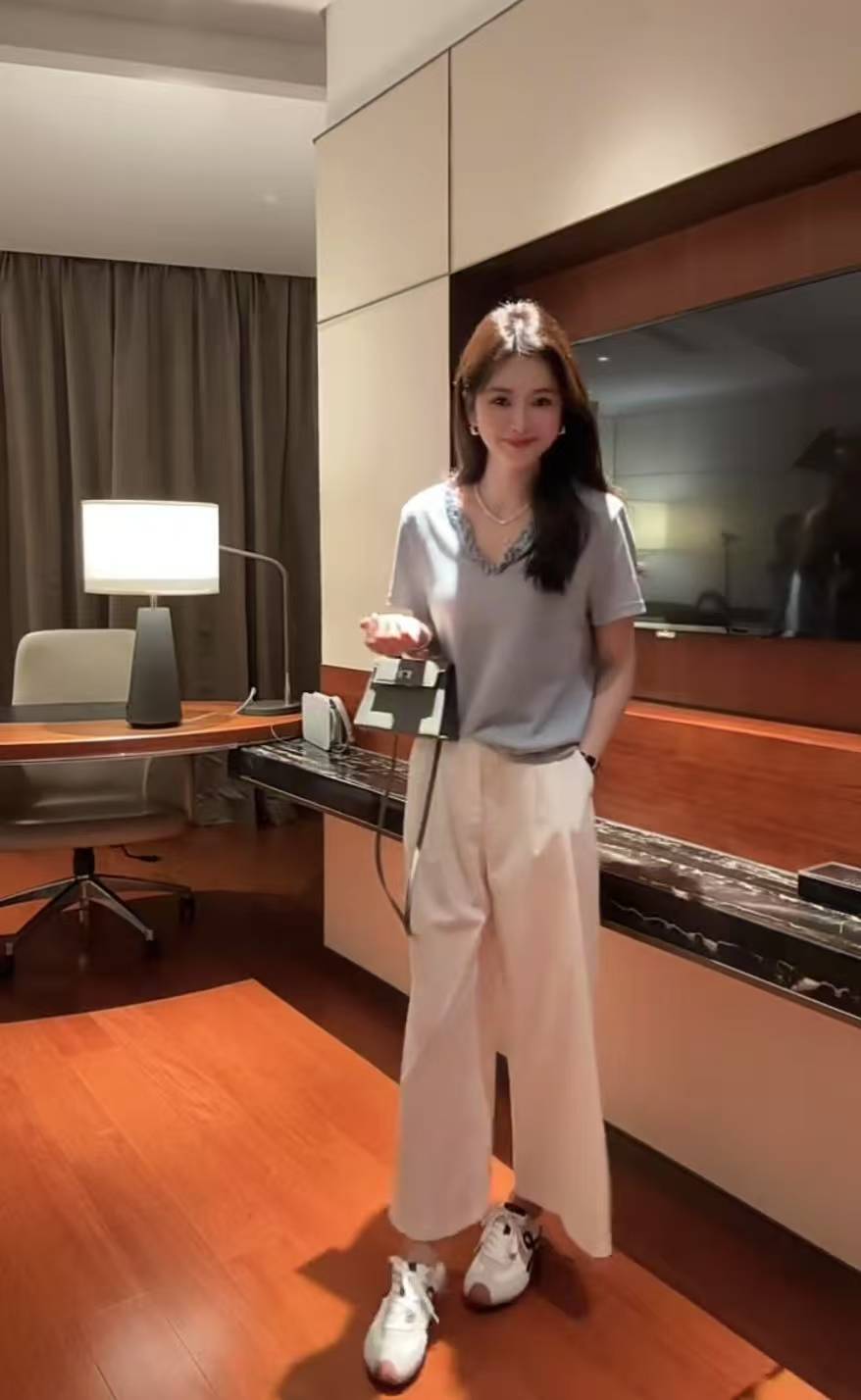 Snowflake Cotton Summer Ruffle V-Neck Slimming Short-Sleeve T-Shirt and Simple Elastic Waist Casual Pants Set - Image 3