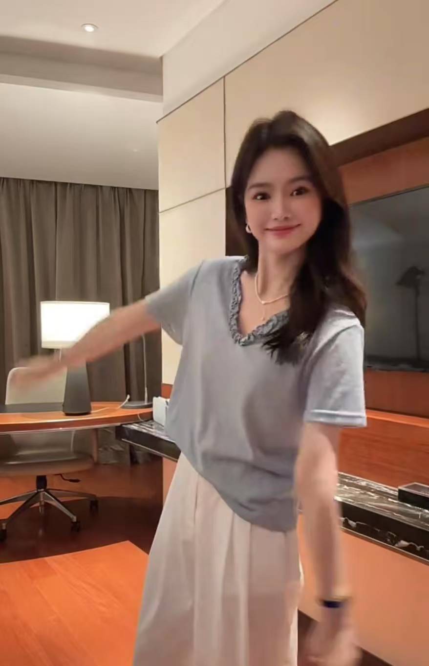 Snowflake Cotton Summer Ruffle V-Neck Slimming Short-Sleeve T-Shirt and Simple Elastic Waist Casual Pants Set - Image 4
