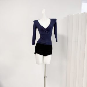 Women's V-Neck Slim Fit Cropped T-Shirt with Three-Quarter Sleeves