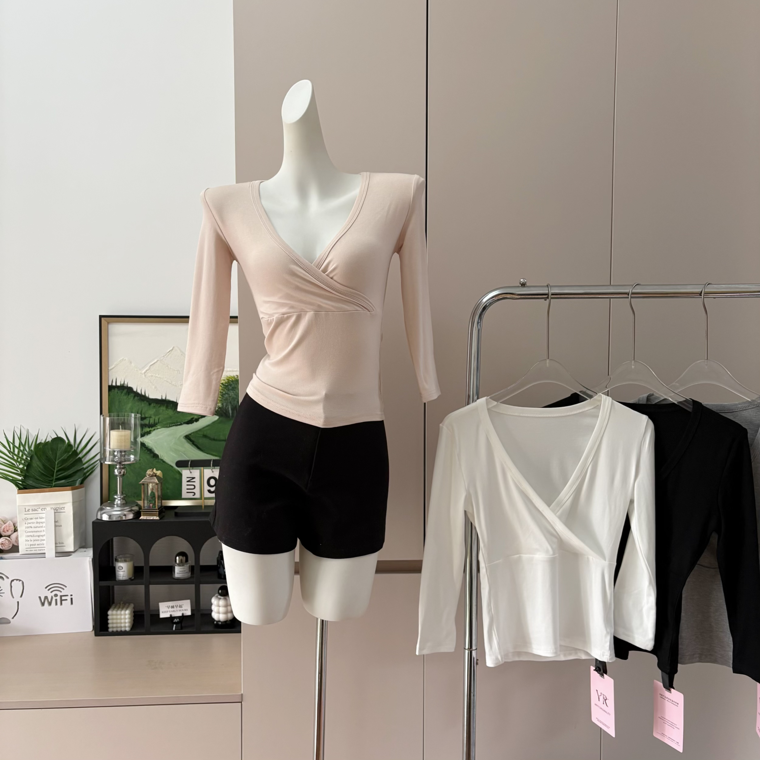Women's Cross V-Neck Three-Quarter Sleeve Knit Top