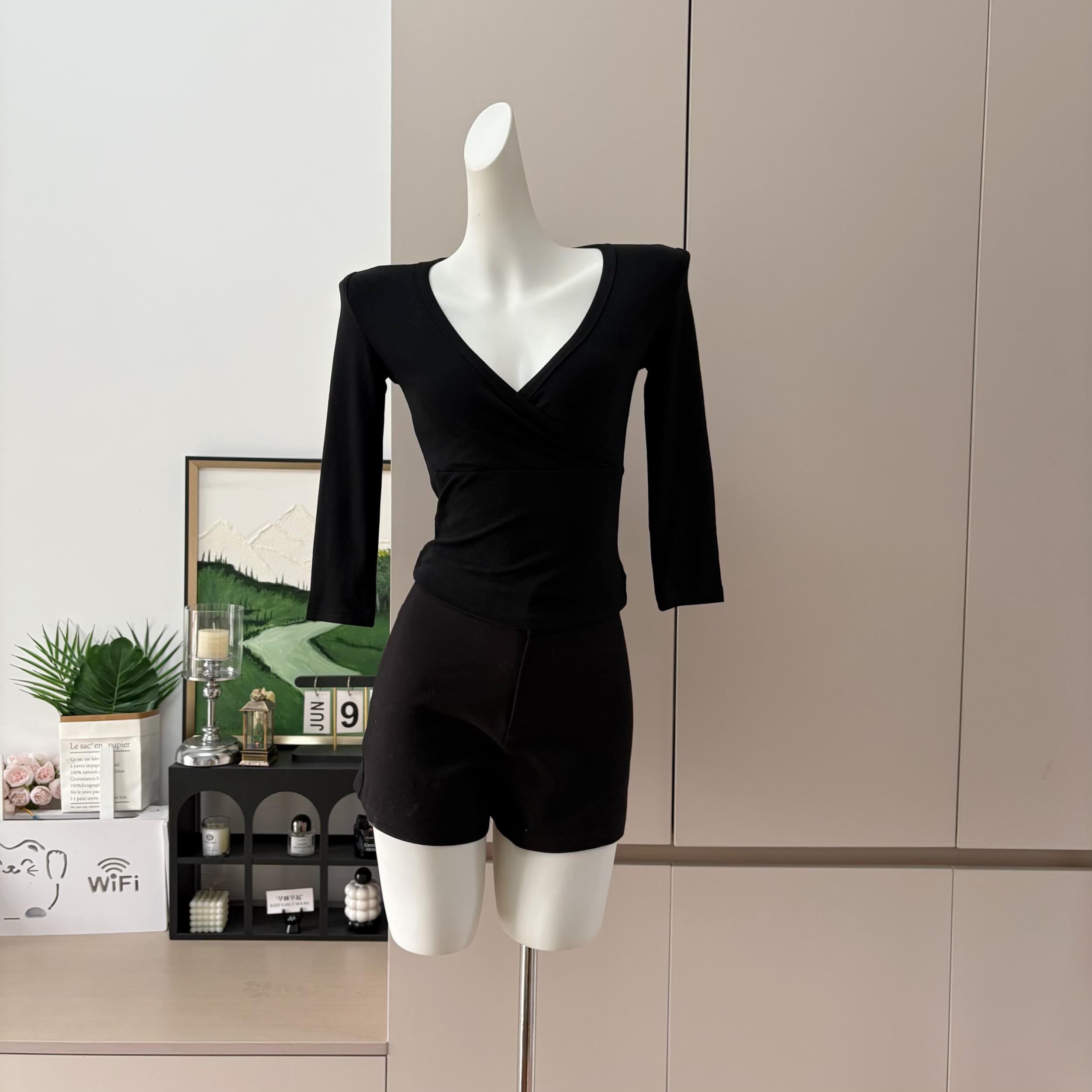 Women's Cross V-Neck Three-Quarter Sleeve Knit Top - Image 3