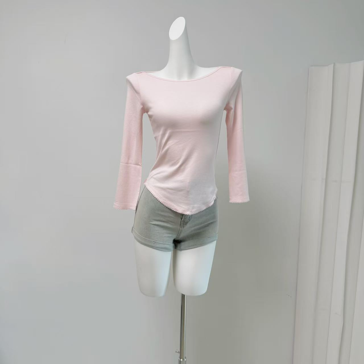 Women's Embroidered Scallop Trim Boat Neck 3/4 Sleeve Slim Fit T-Shirt