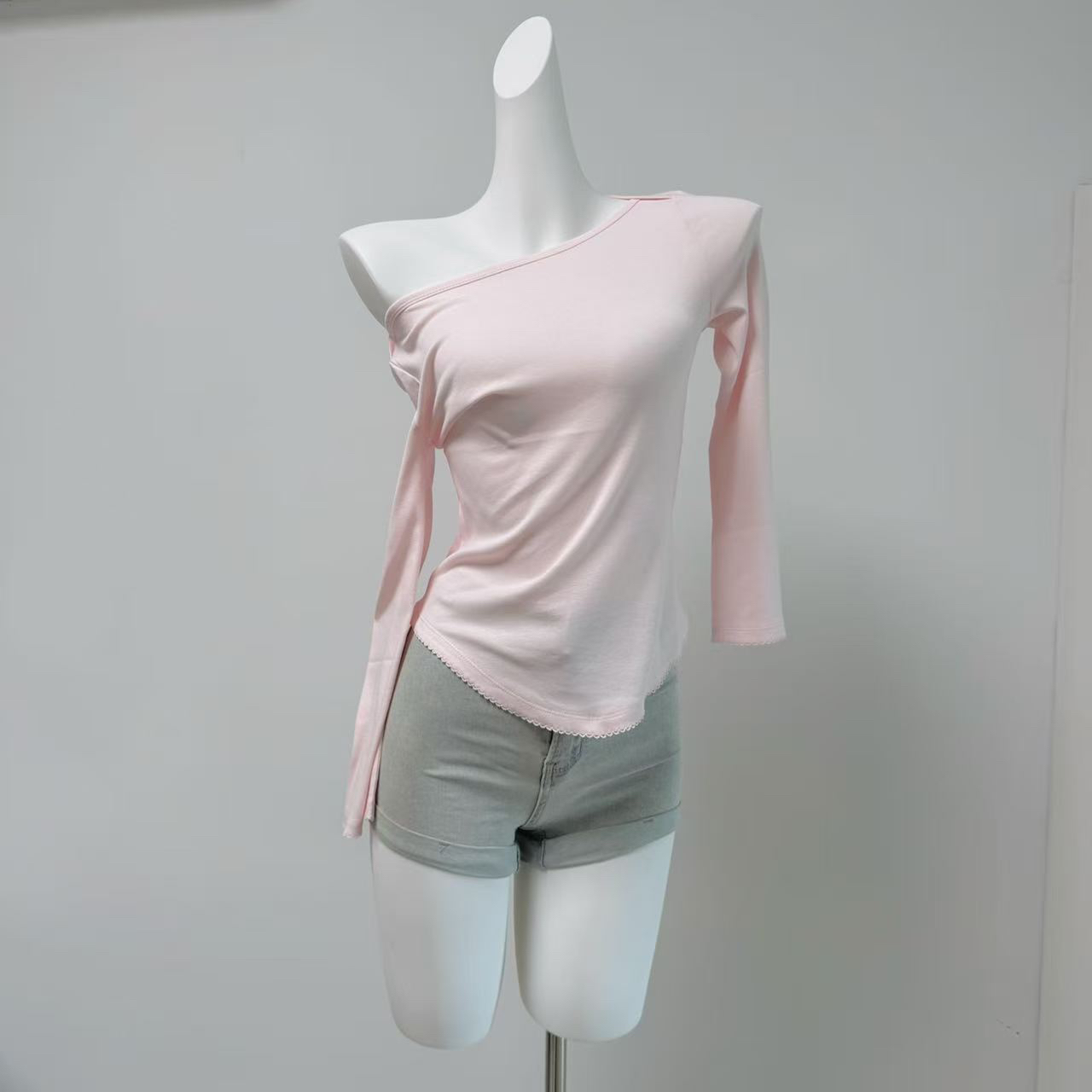 Women's Embroidered Scallop Trim Boat Neck 3/4 Sleeve Slim Fit T-Shirt - Image 2